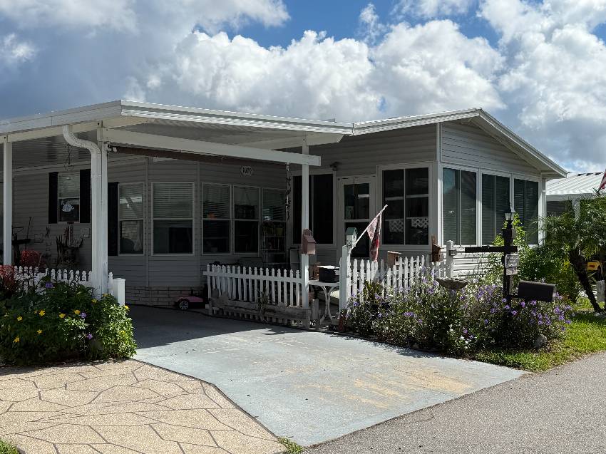 Winter Haven, FL Mobile Home for Sale located at 1029 Hook Lane Swiss Golf & Tennis